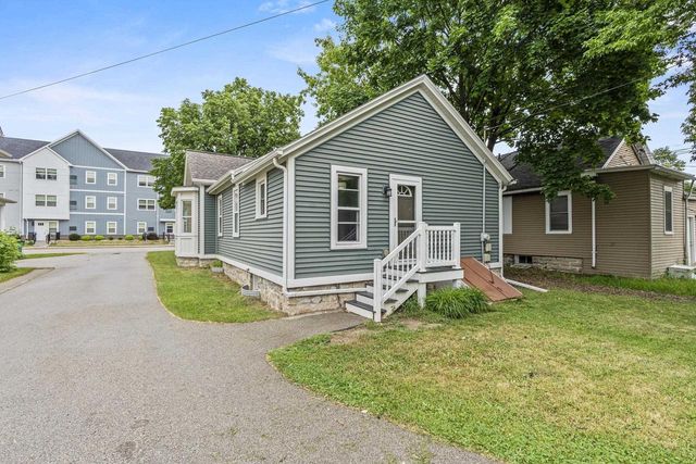 1168 E WALNUT STREET, Green Bay, WI 54301