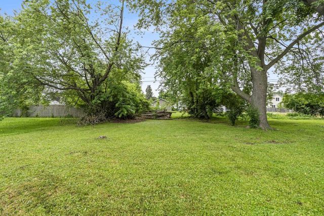 1168 E WALNUT STREET, Green Bay, WI 54301