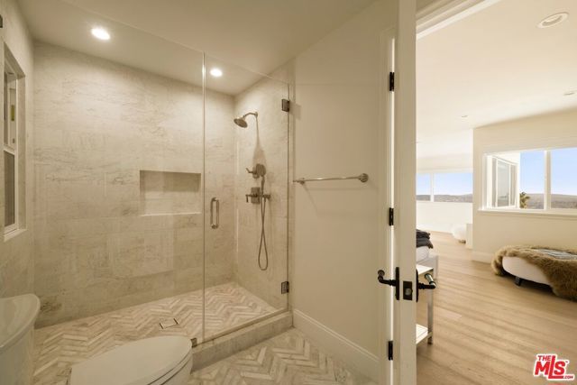 9105 Cordell Drive, Los Angeles, CA 90069