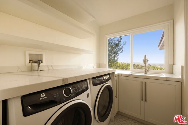 9105 Cordell Drive, Los Angeles, CA 90069