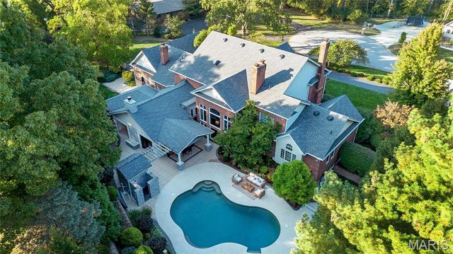 29 Muirfield Lane, Town And Country, MO 63141