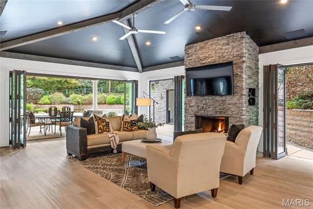 29 Muirfield Lane, Town And Country, MO 63141
