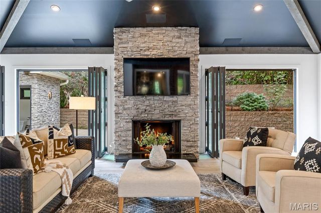29 Muirfield Lane, Town And Country, MO 63141