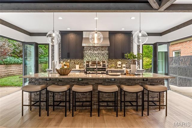 29 Muirfield Lane, Town And Country, MO 63141