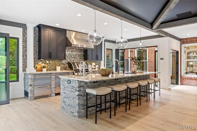 29 Muirfield Lane, Town And Country, MO 63141
