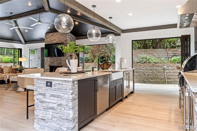 29 Muirfield Lane, Town And Country, MO 63141
