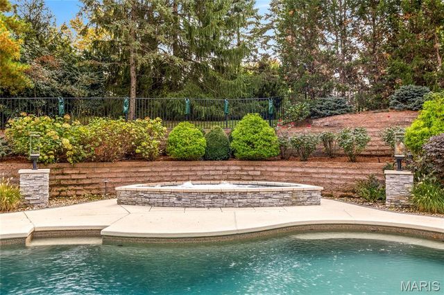 29 Muirfield Lane, Town And Country, MO 63141