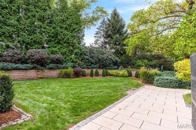 29 Muirfield Lane, Town And Country, MO 63141