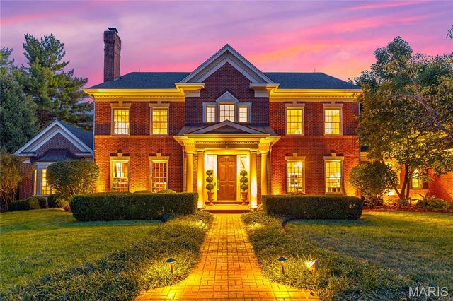 29 Muirfield Lane, Town And Country, MO 63141