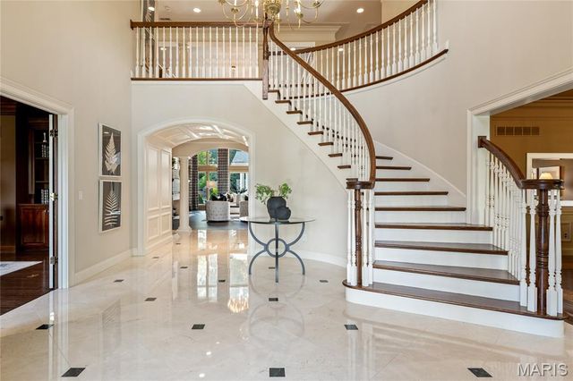 29 Muirfield Lane, Town And Country, MO 63141