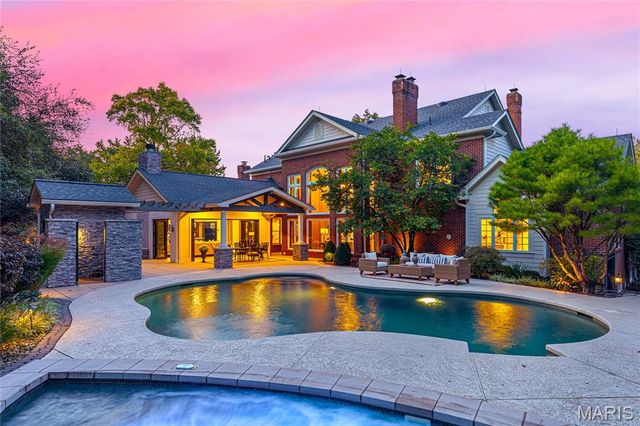 29 Muirfield Lane, Town And Country, MO 63141