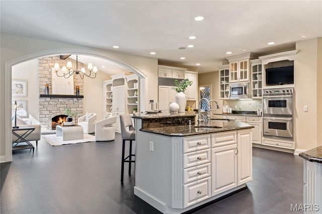 29 Muirfield Lane, Town And Country, MO 63141