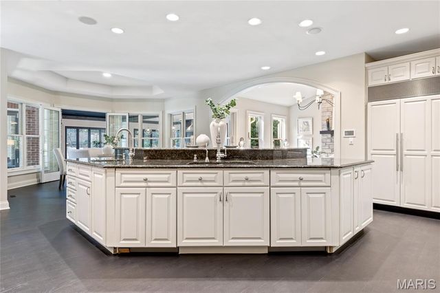 29 Muirfield Lane, Town And Country, MO 63141