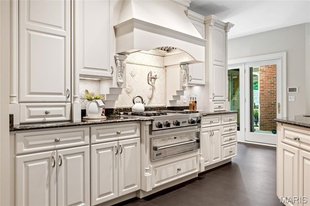 29 Muirfield Lane, Town And Country, MO 63141
