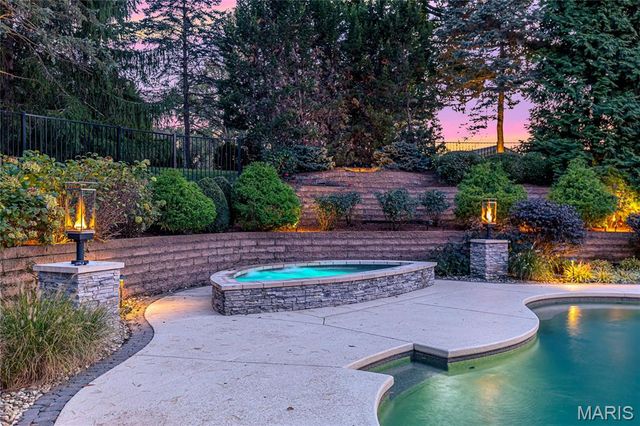 29 Muirfield Lane, Town And Country, MO 63141