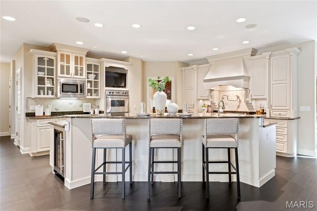 29 Muirfield Lane, Town And Country, MO 63141