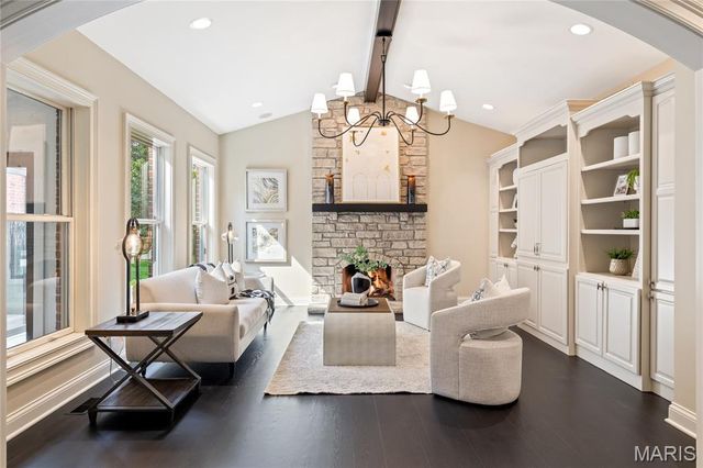 29 Muirfield Lane, Town And Country, MO 63141