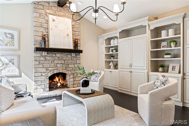 29 Muirfield Lane, Town And Country, MO 63141
