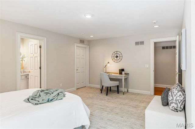 29 Muirfield Lane, Town And Country, MO 63141