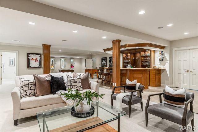 29 Muirfield Lane, Town And Country, MO 63141