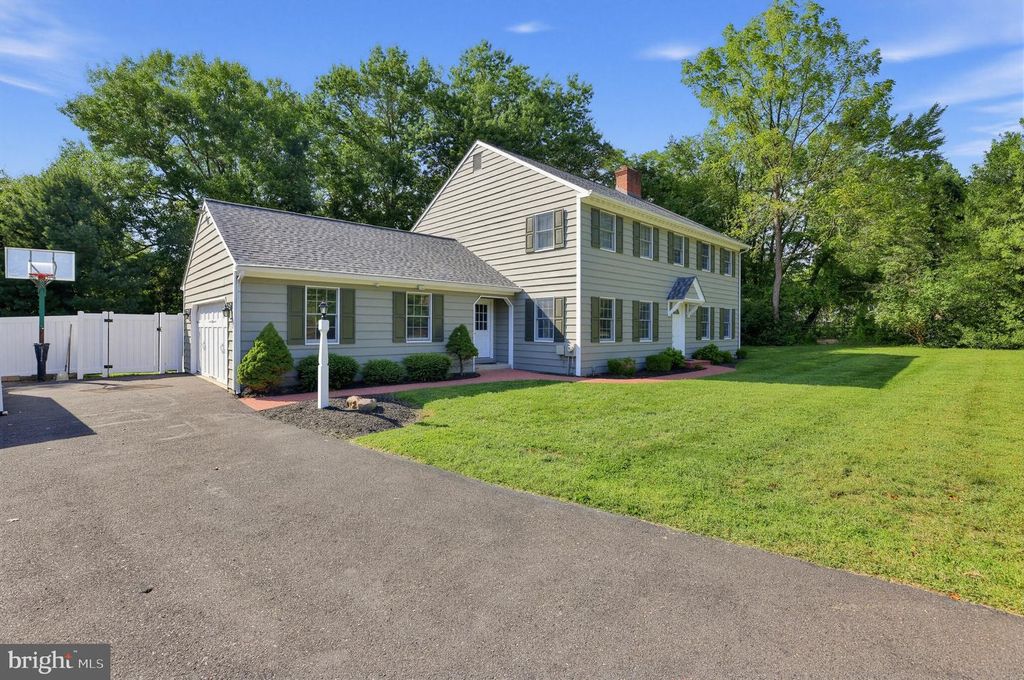 597 BARN DR, YARDLEY, PA 19067 — photo 4