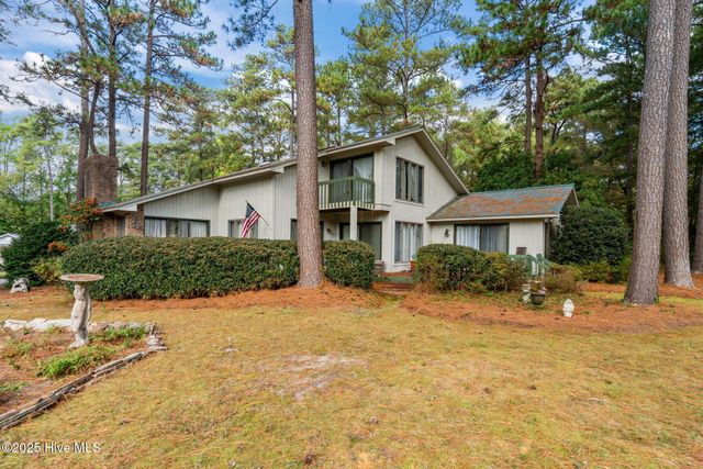 4 Inverness Place, Pinehurst, NC 28374