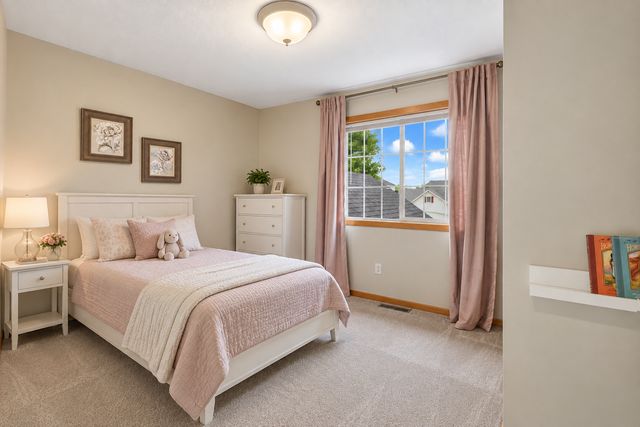 9082 Glenborough Drive, Elko New Market, MN 55020