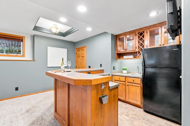 9082 Glenborough Drive, Elko New Market, MN 55020