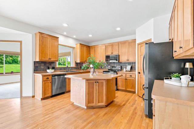 9082 Glenborough Drive, Elko New Market, MN 55020