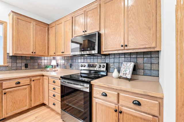 9082 Glenborough Drive, Elko New Market, MN 55020