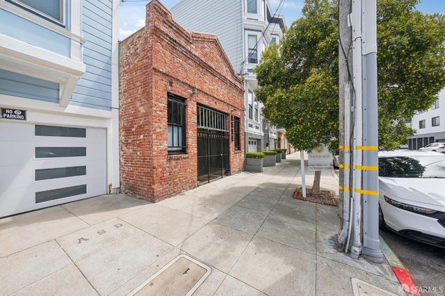 3132 Laguna Street, San Francisco, CA 94123
