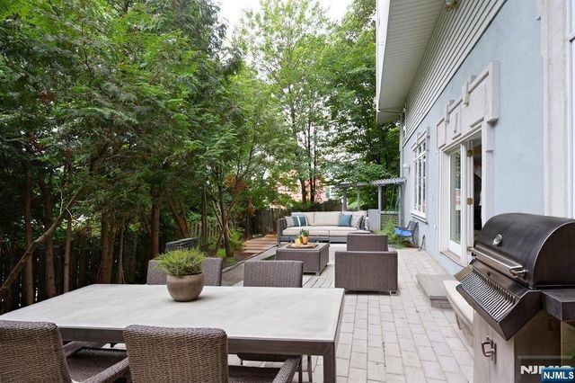 2186 Jones Road, Fort Lee, NJ 07024