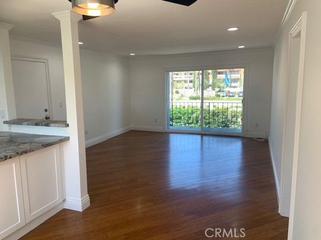 21662 Brookhurst, Huntington Beach, CA 92646