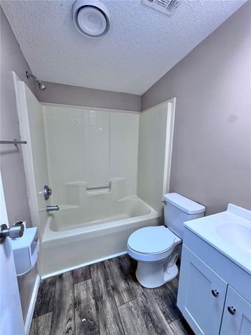 4300 MEADOW RIDGE AVENUE, Mulberry, FL 33860