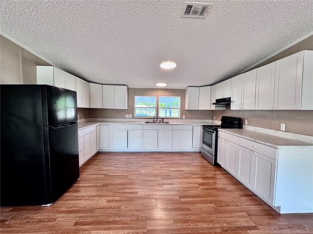 4300 MEADOW RIDGE AVENUE, Mulberry, FL 33860