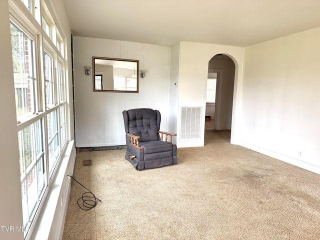 123 Randolph Avenue, Jonesville, VA 24263