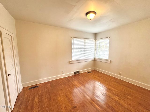 123 Randolph Avenue, Jonesville, VA 24263