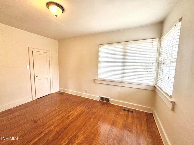 123 Randolph Avenue, Jonesville, VA 24263