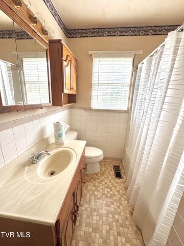 123 Randolph Avenue, Jonesville, VA 24263