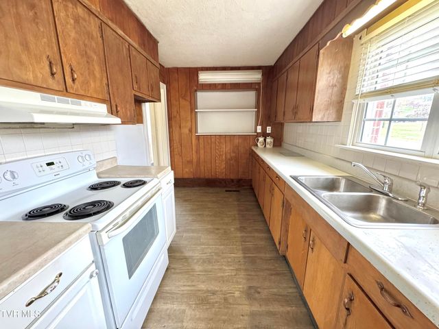 123 Randolph Avenue, Jonesville, VA 24263