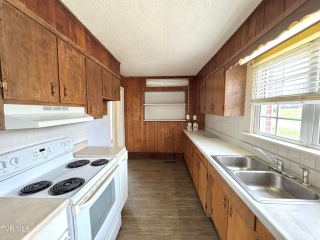 123 Randolph Avenue, Jonesville, VA 24263