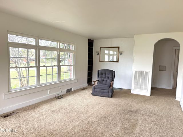 123 Randolph Avenue, Jonesville, VA 24263