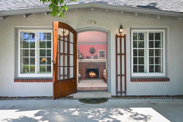 1850 N 74th STREET, Wauwatosa, WI 53213