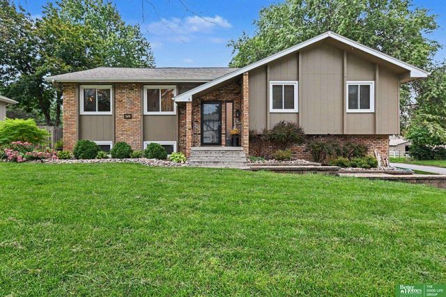 653 S 212 Street, Omaha, NE 68022