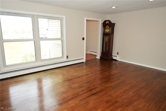 2405 Weymouth Road, Hinckley, OH 44233