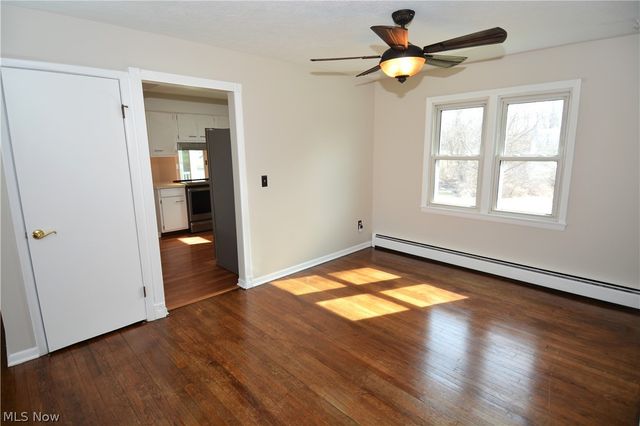 2405 Weymouth Road, Hinckley, OH 44233