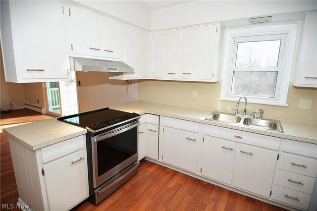 2405 Weymouth Road, Hinckley, OH 44233