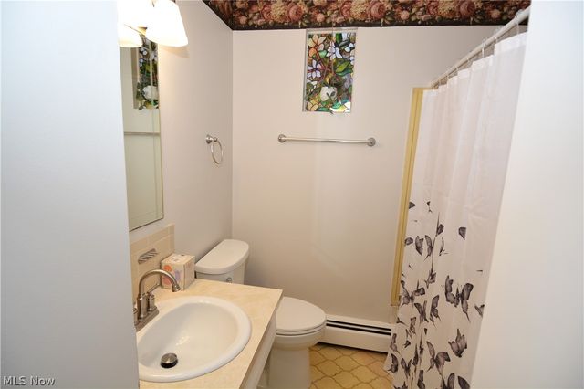 2405 Weymouth Road, Hinckley, OH 44233