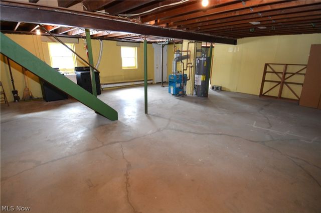 2405 Weymouth Road, Hinckley, OH 44233