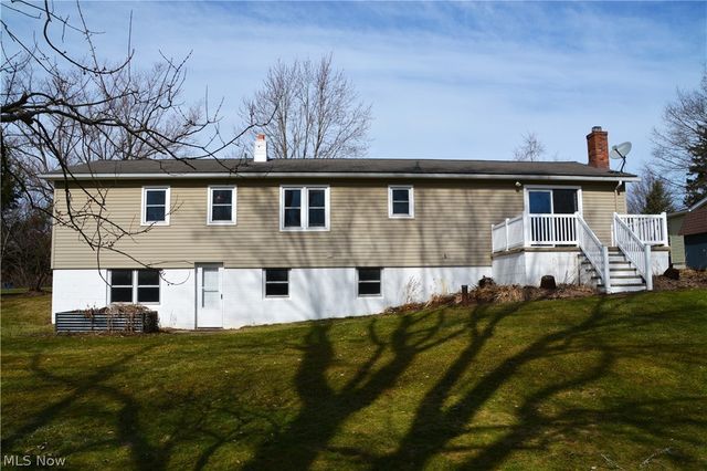 2405 Weymouth Road, Hinckley, OH 44233